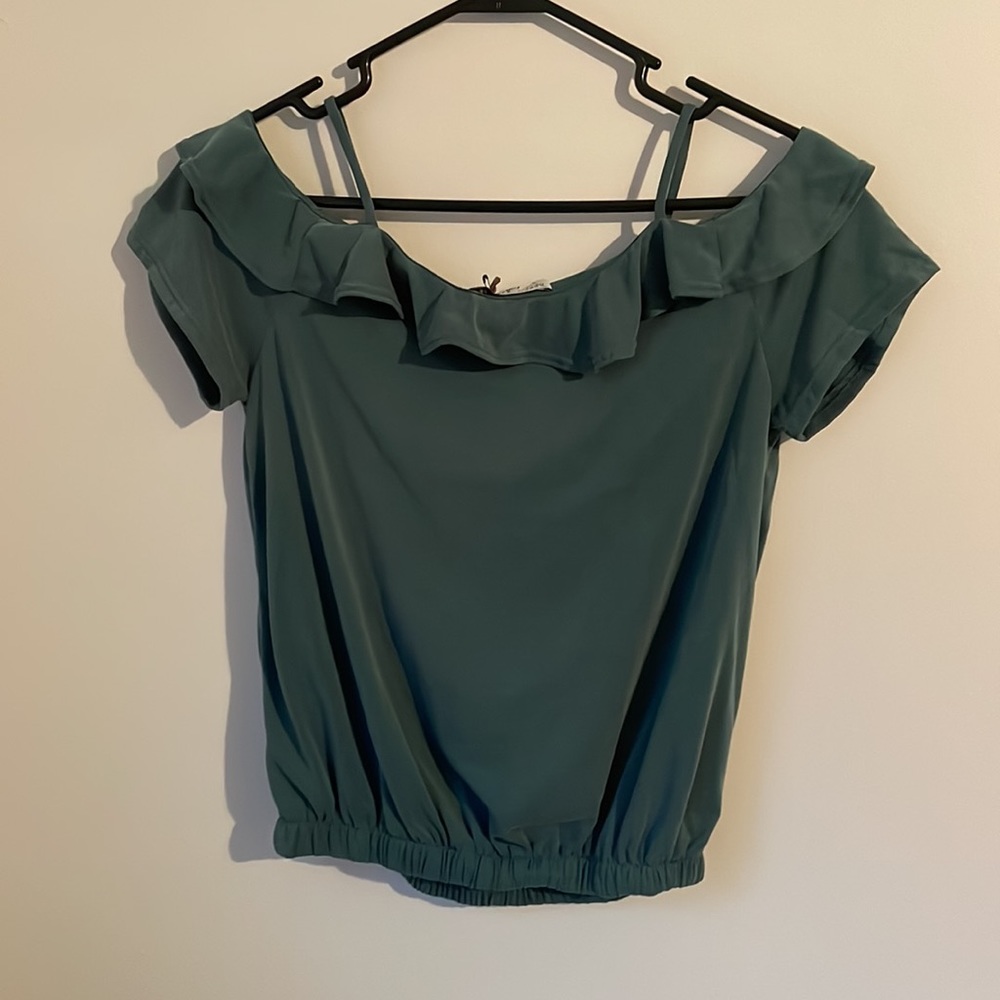 Green Envelope off shoulder flutter sleeve shirt - Picture 2 of 3